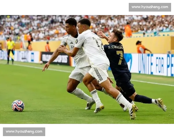 尤文巴萨巅峰对决进球盛宴攻防博弈点燃全场激情欧陆豪门关键时刻胜负悬念